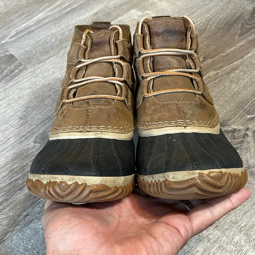 Sorel Out N About Leather Duck Boots Elk Black Waterproof Ankle NL2133-286 Wom 9